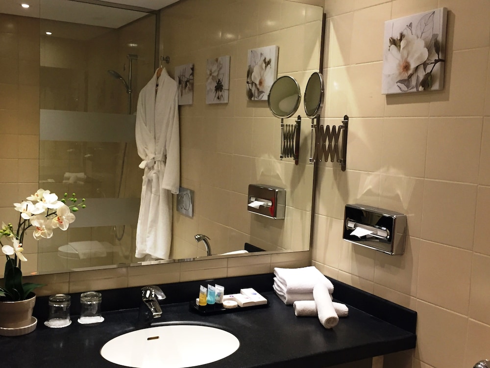 ibis Kuwait Salmiya 75/76