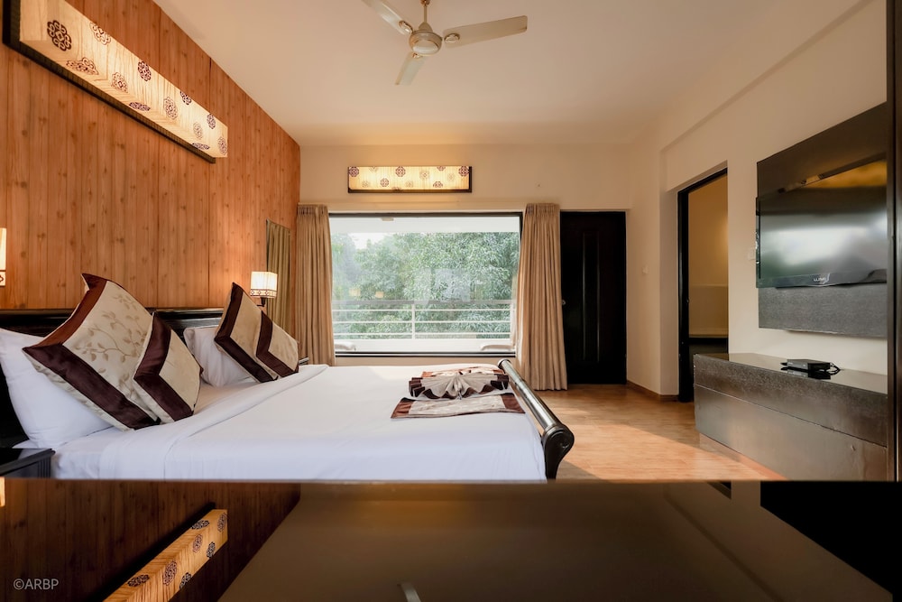 SUITE, BALCONY
