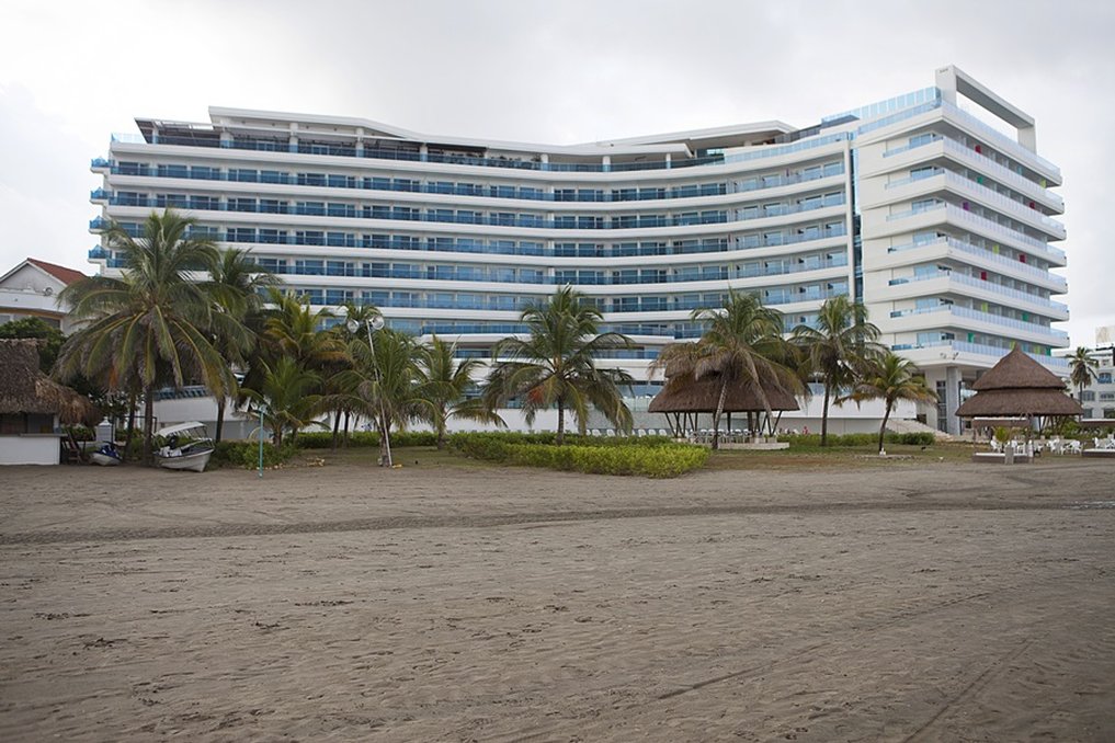 Las Americas Torre Del Mar 45/50