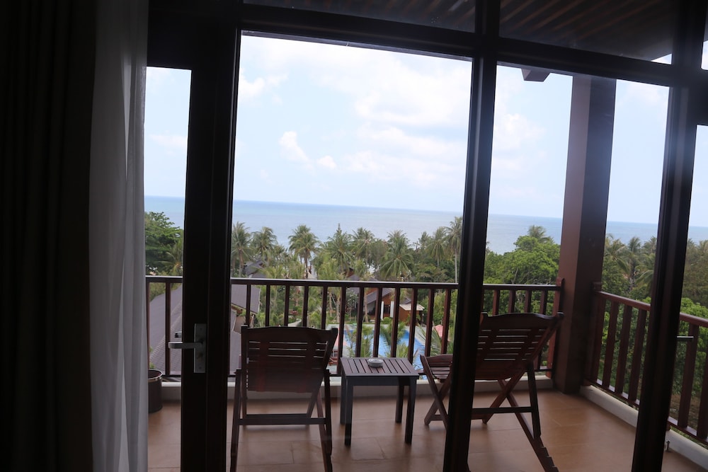 Tropicana Resort 60/74