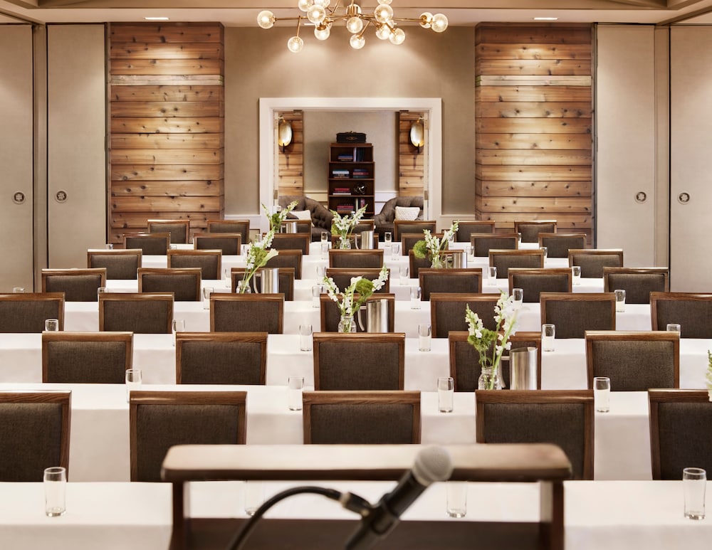 Gurneys Montauk Resort and Seawater Spa 68/78