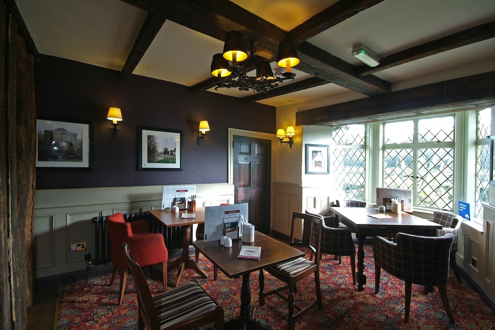 Premier Inn Silverstone 26/38