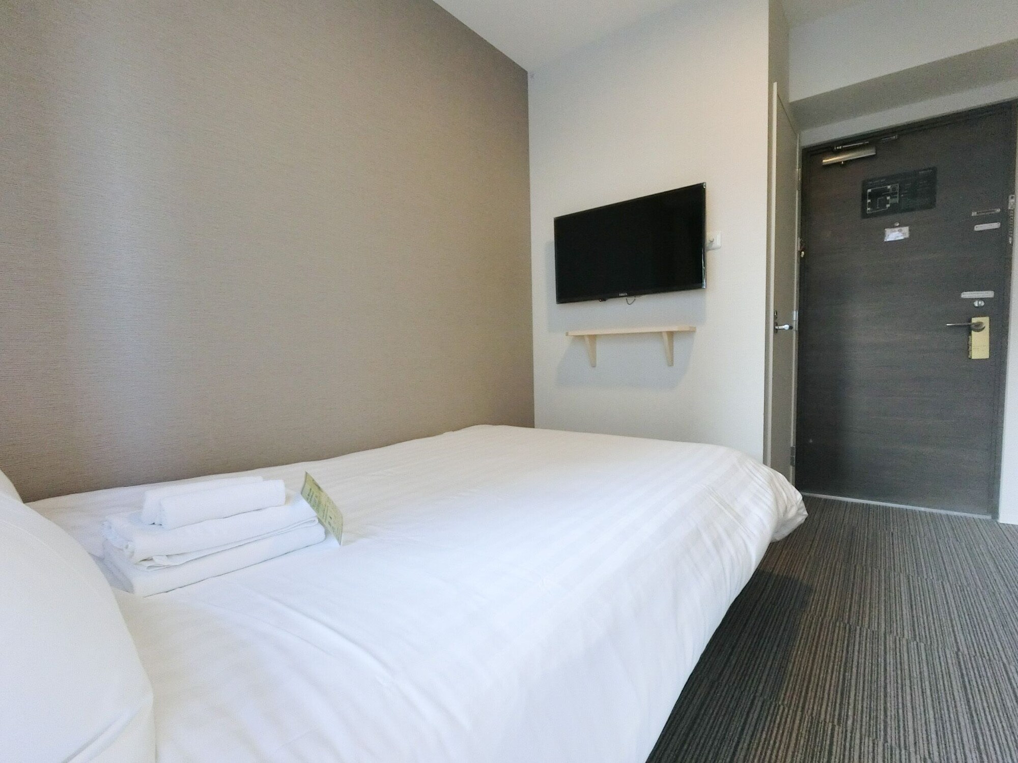SEMI ROOM, ECONOMY, SEMI DOUBLE BED