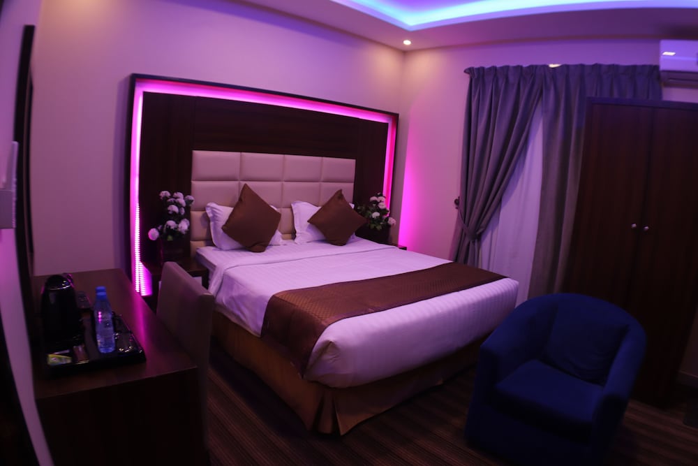 1 BEDROOM, APARTMENT