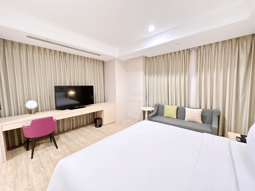Hua Hotel 34/67