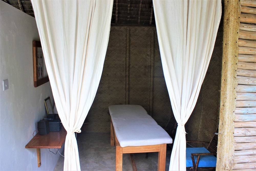 Mvuvi Lodge 15/50