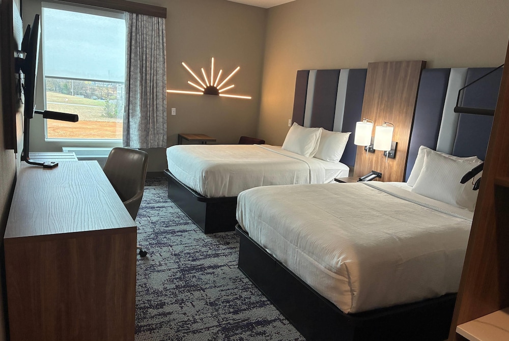 La Quinta Inn & Suites by Wyndham Athens 17/49