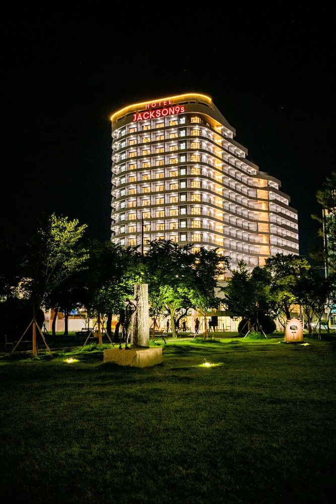 Hotel Jackson9s 4/23