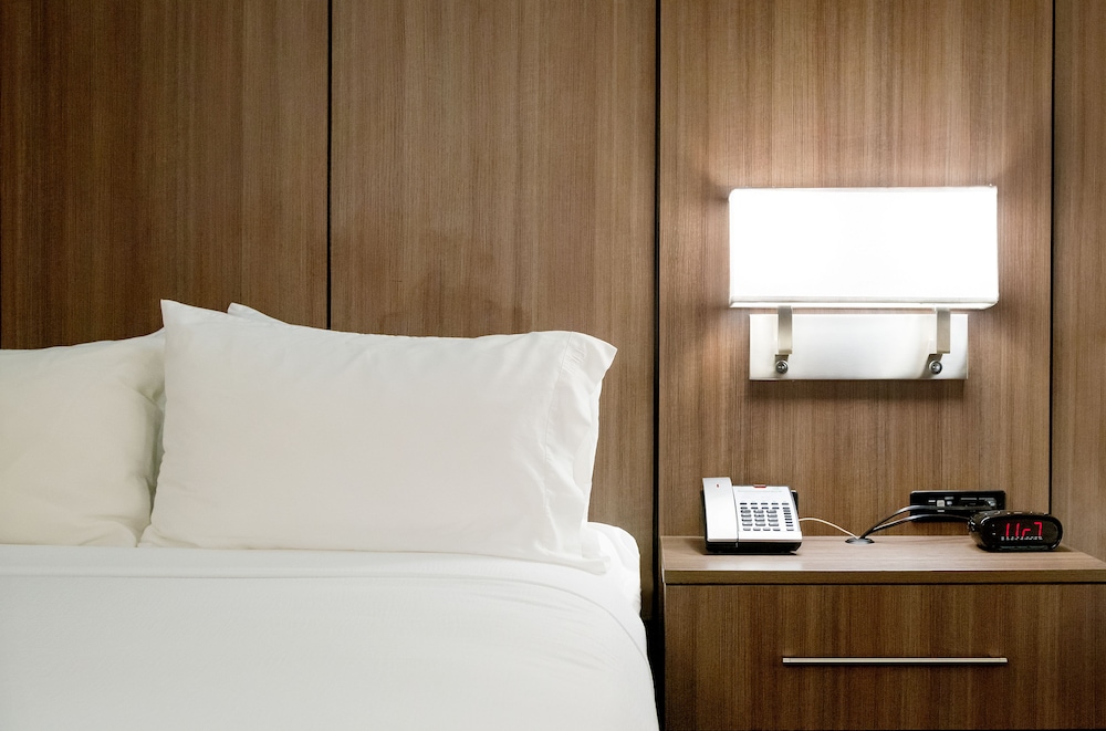Holiday Inn Nashville-Vanderbilt (Dwtn) 21/82