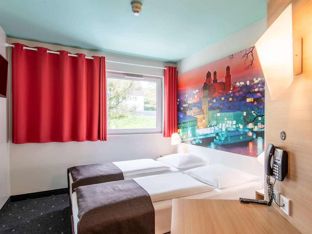 Room, Twin Beds