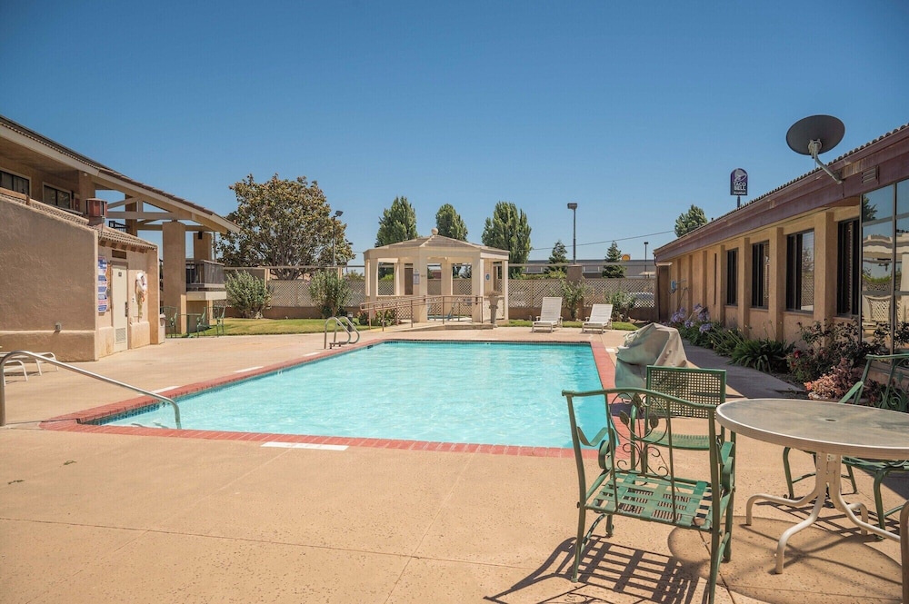 Motel6 Soledad, CA 52/58