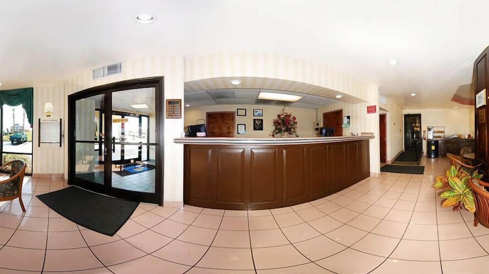 Quality Inn & Suites Orangeburg 10/32