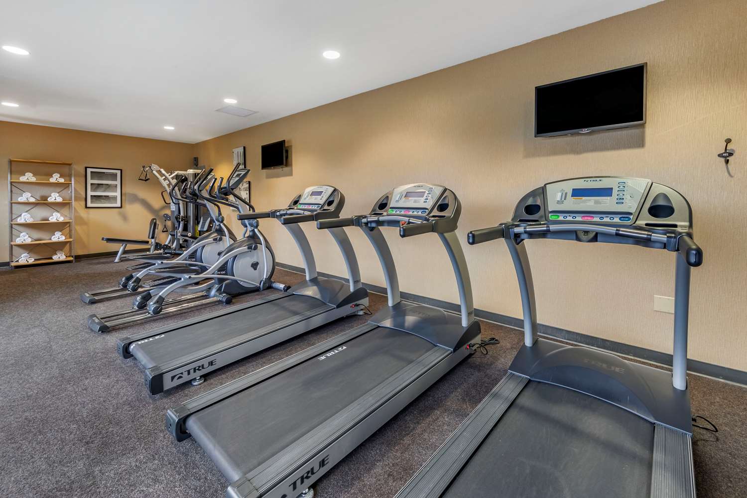 Best Western Plus Anaheim Inn 37/59
