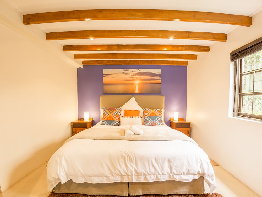 FAMILY, KING BED, POOL VIEW, POOL SIDE, SOFA