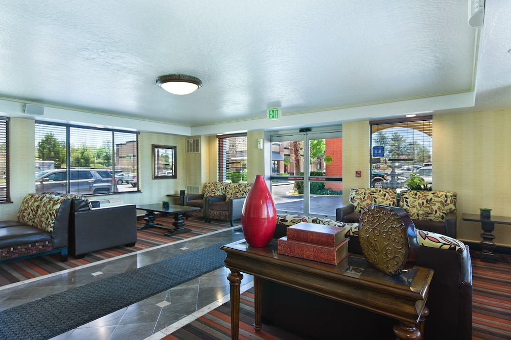 Oxnard Inn Lancaster, CA 38/59