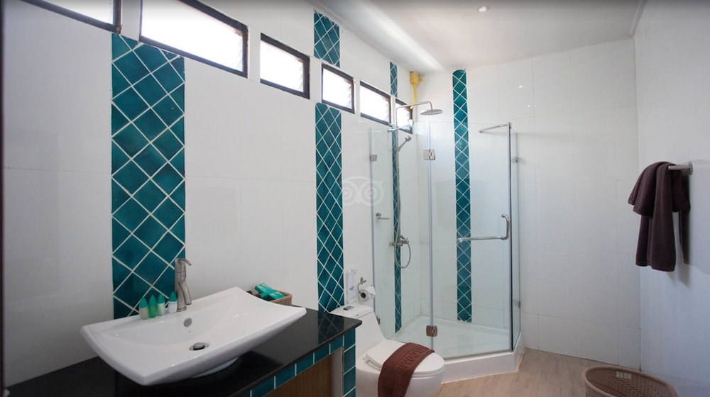 Phi Phi Long Beach Resort & Villa 49/50