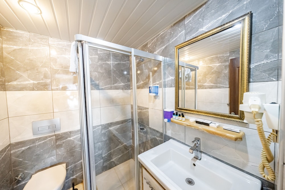 Grand Hamit Hotel 49/50