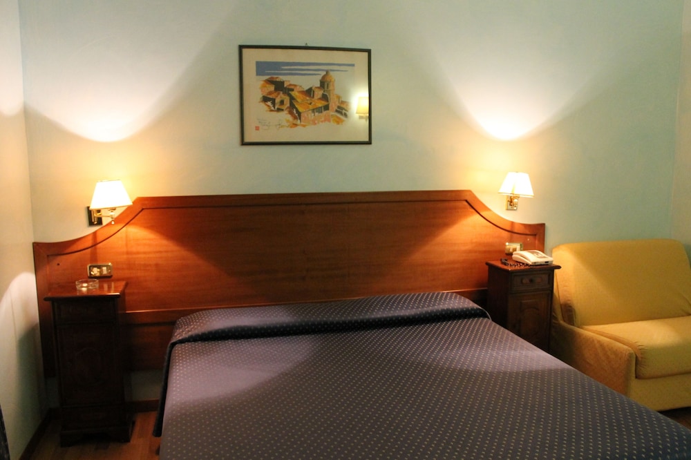 Room at Hotel Fiori, ROME