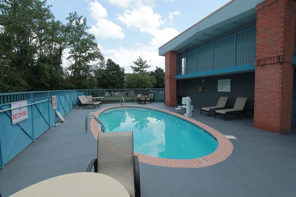 Baymont by Wyndham Franklin/Cool Springs 3/36
