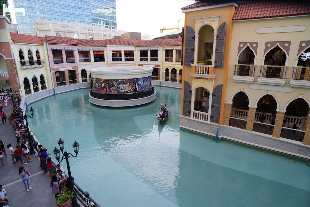 Luxe In Venice - The Venice Residences 60/68