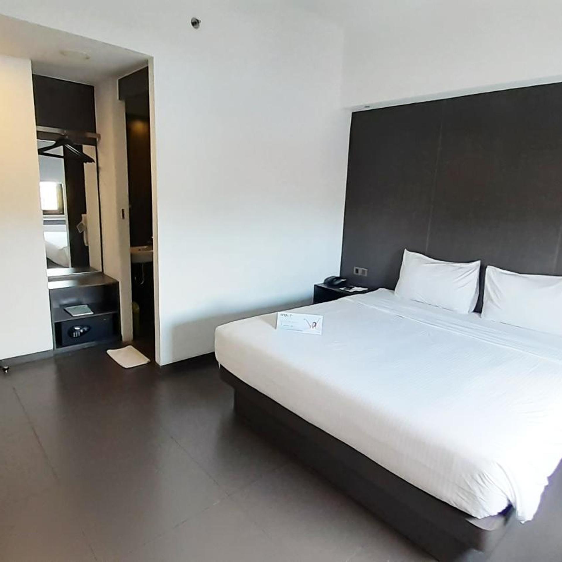 Superior, King Bed