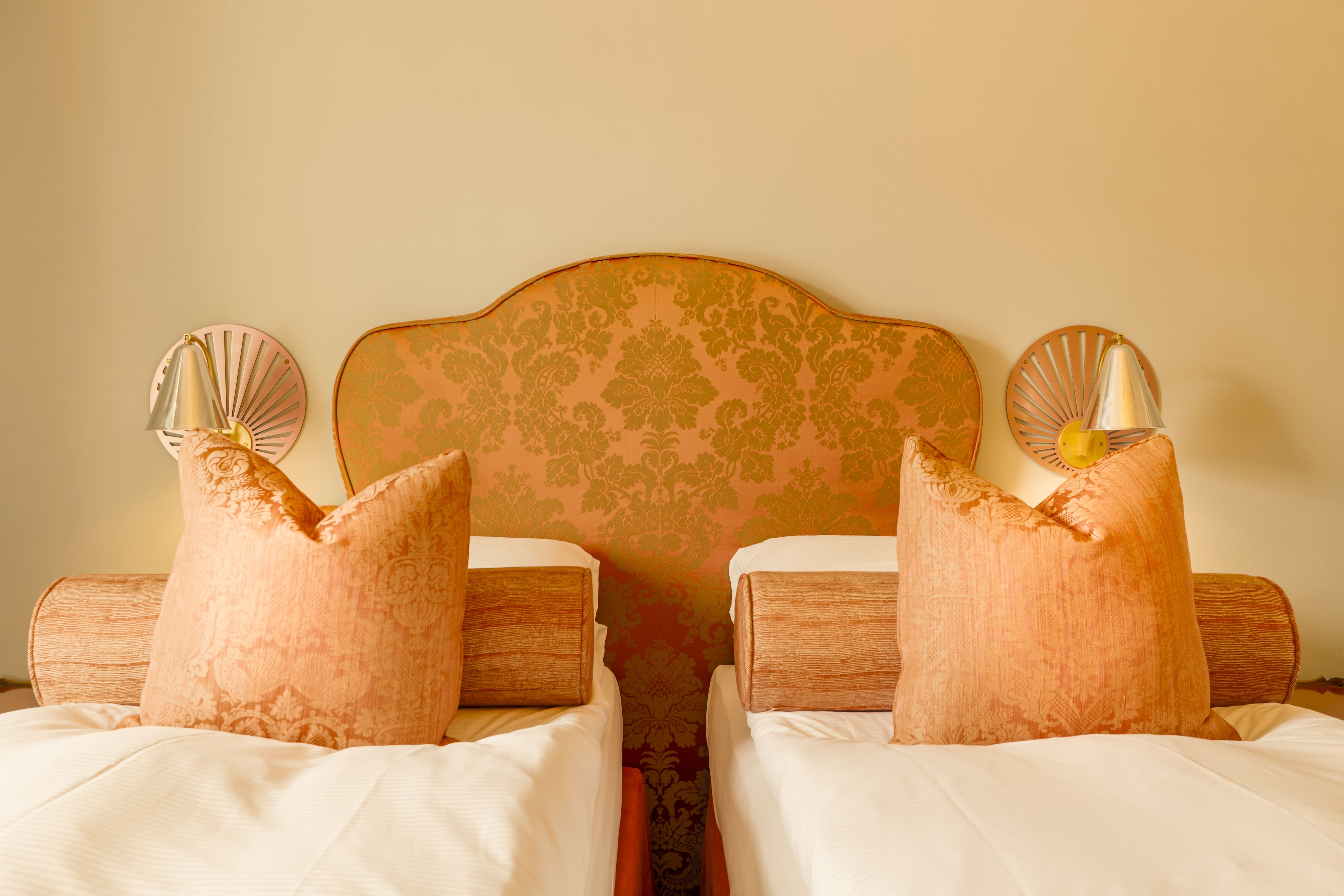SUPERIOR, DOUBLE BED