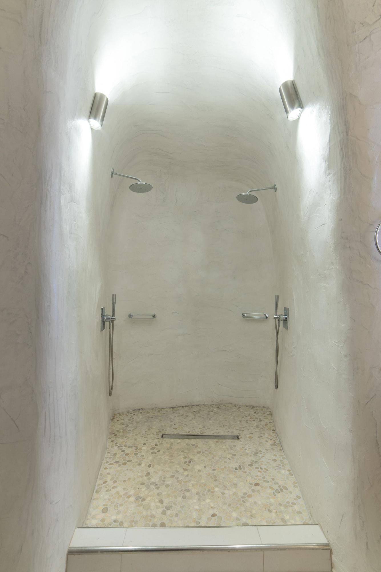 جناح سوبيريور بحوض جاكوزي، Day Dream Luxury Suites 4/4