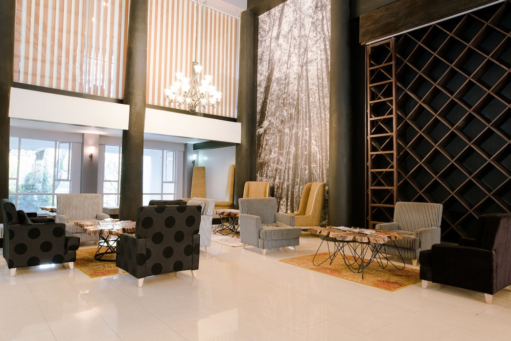 West Wood Hotel 13/32