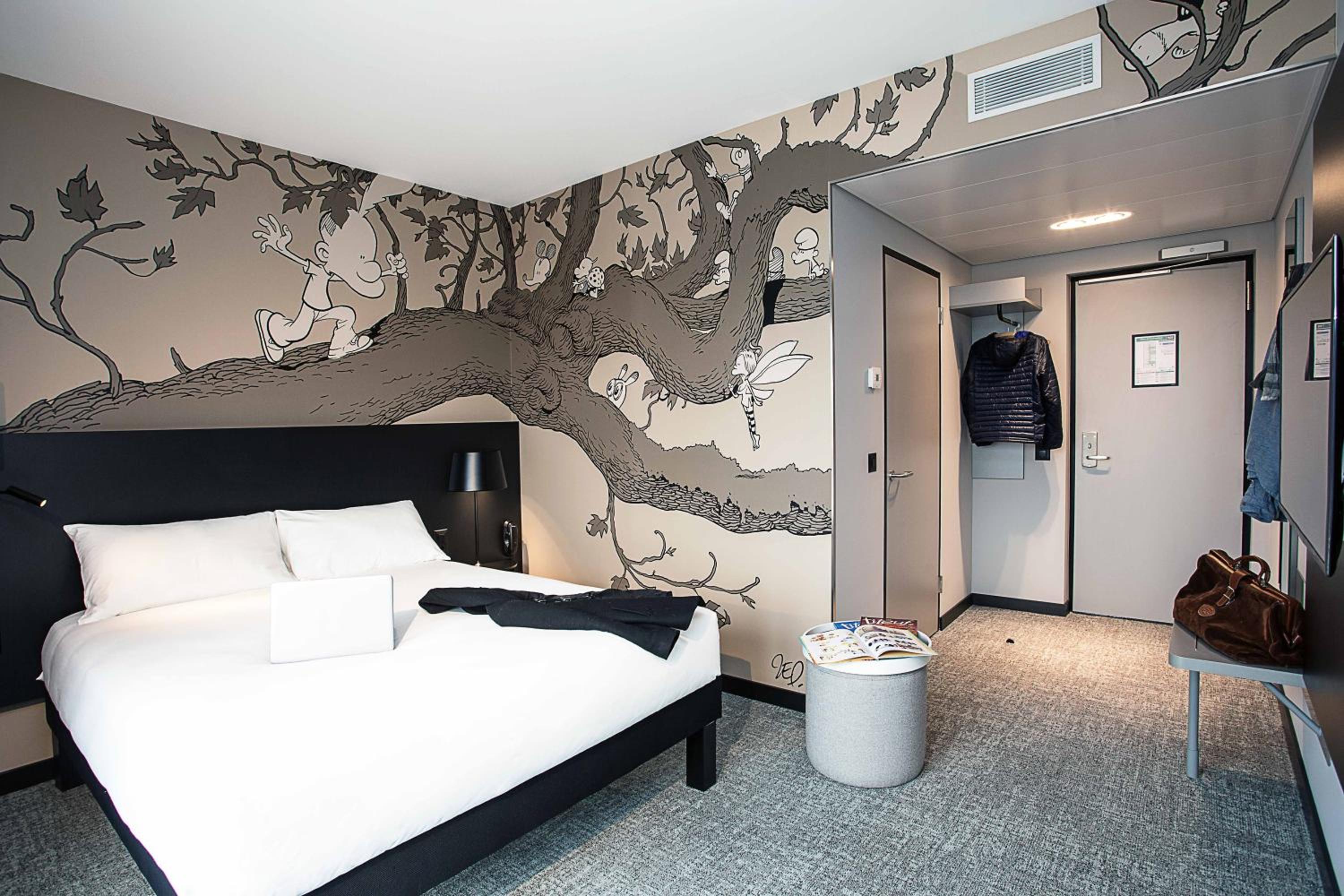 Comfort, Queen Bed