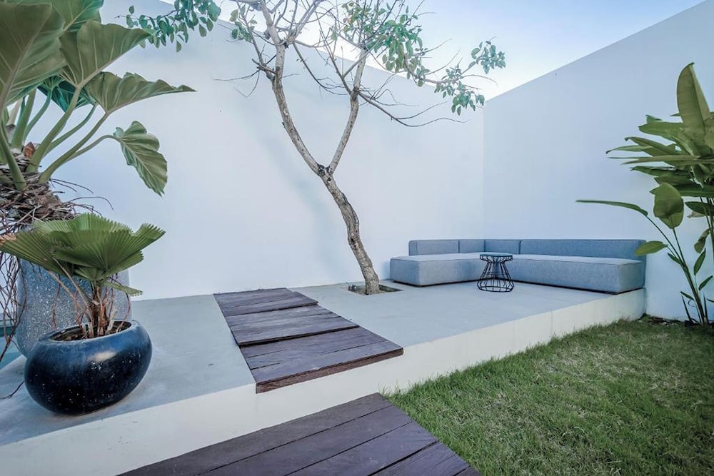 Mile Stone Villa 30/35