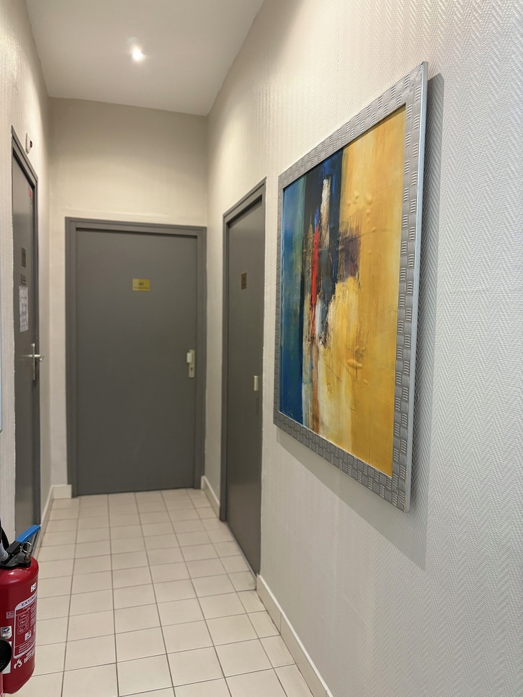 Hotel du MontLouis 33/50