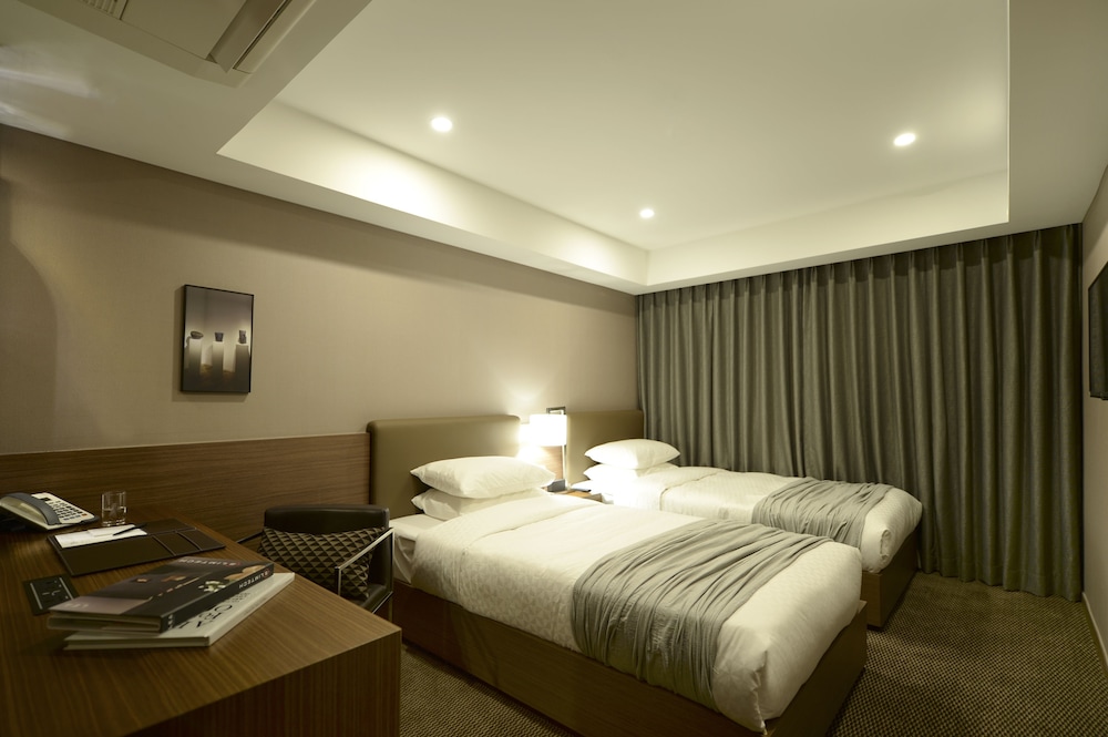 Busan Business Hotel 24/73