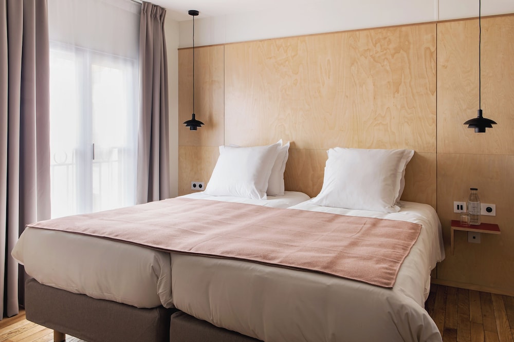 Classic, Double Bed, New Hotel Opera 3/10