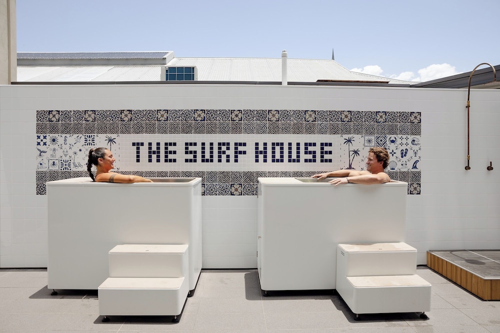 The Surf House 10/50