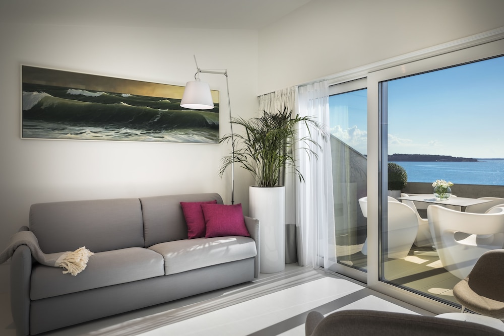 Rivalmare Boutique Hotel 24/50