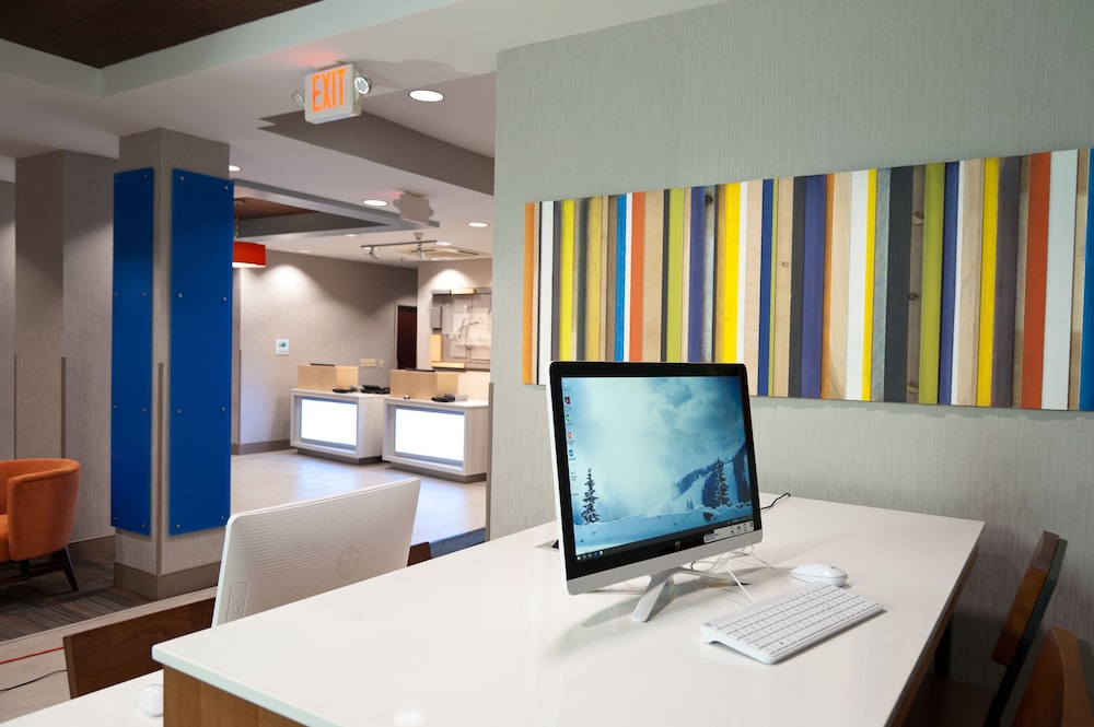 Holiday Inn Express Hotel Suites Scott Lafayette West 12/50