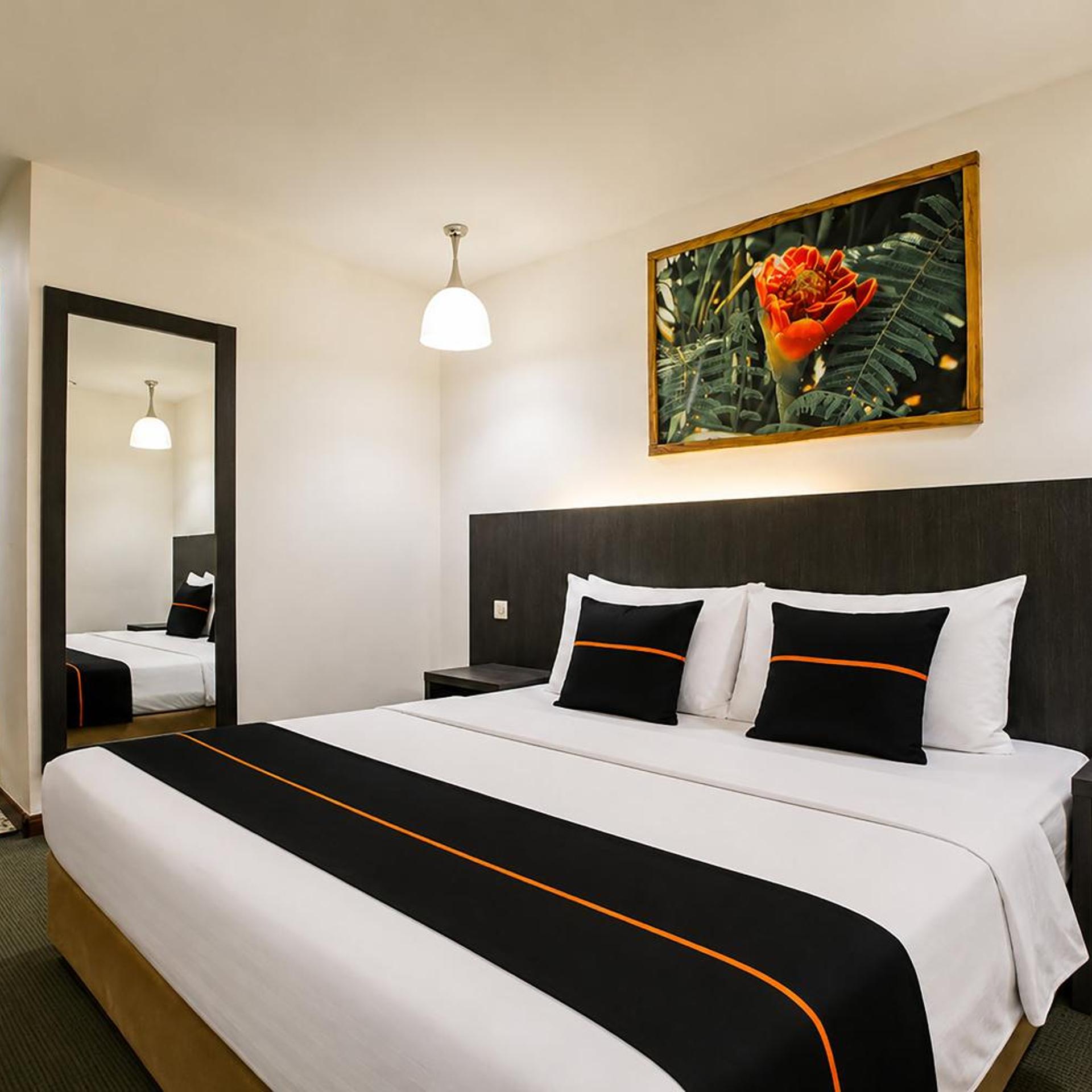 OYO 89411 900 Inn 7/50