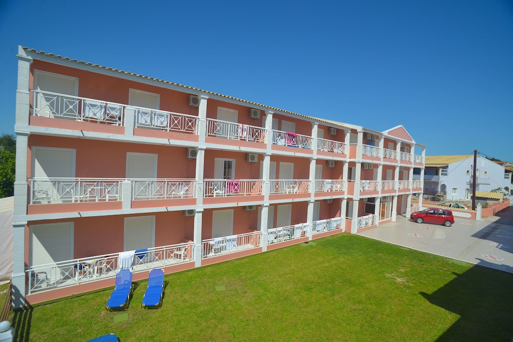 Angelina Hotel and Apartments 9/60