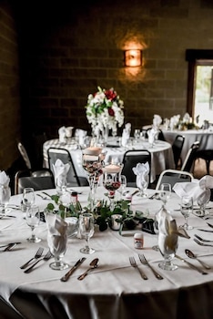 Stoney Creek Hotel Peoria 38/40