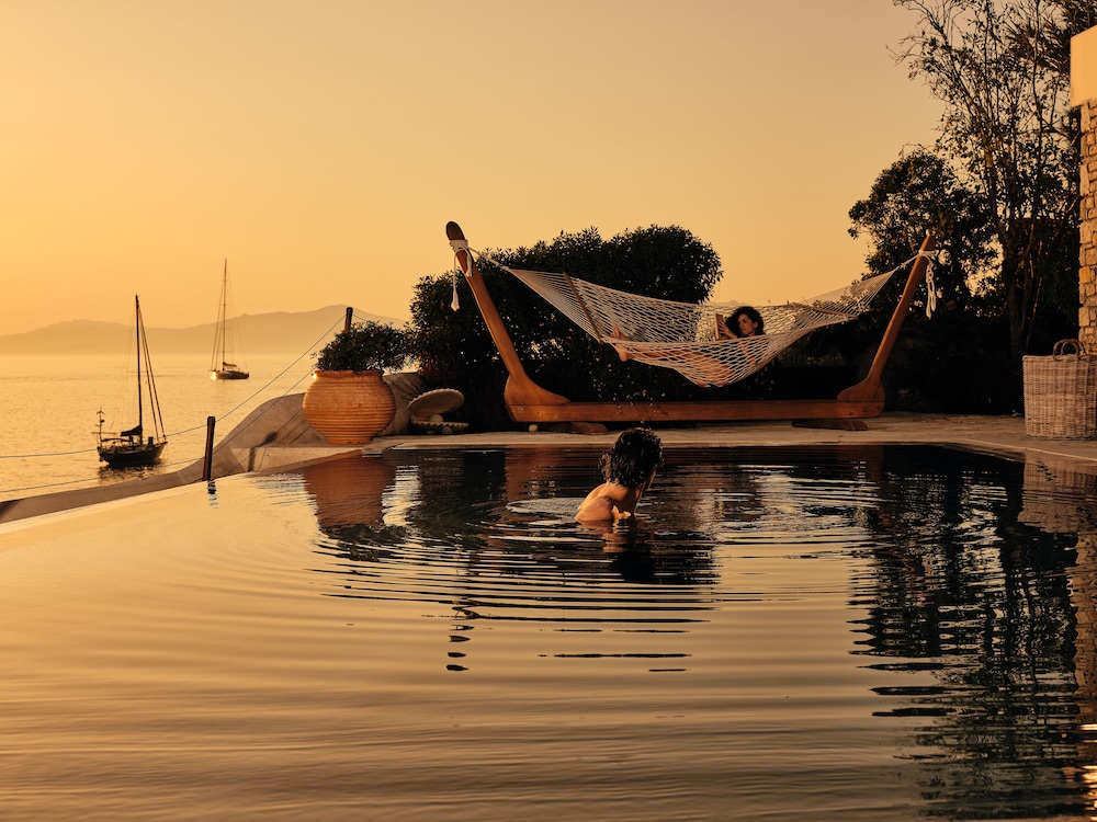 Belvedere Waterfront Villa and Suites 33/49