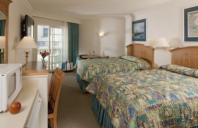 La Mer Beachfront Inn 38/38
