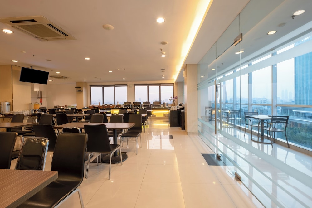 Hotel 88 Grogol 53/55