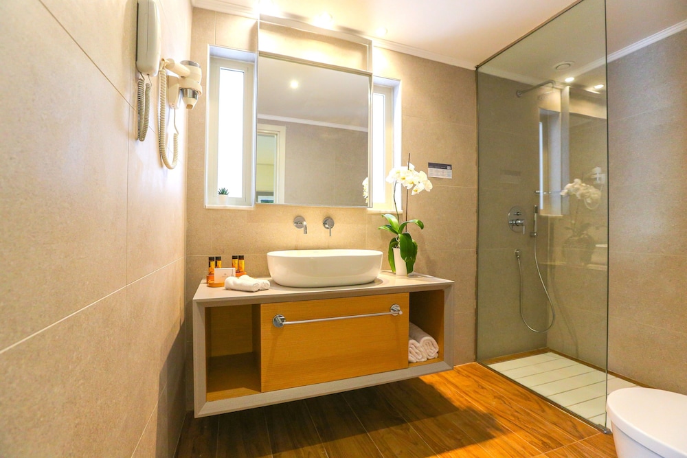 Eden Roc Resort Hotel 47/50