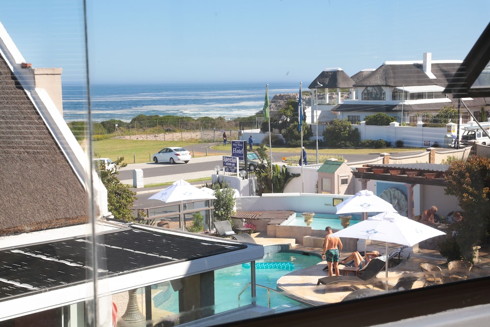 Misty Waves Boutique Hotel 69/79