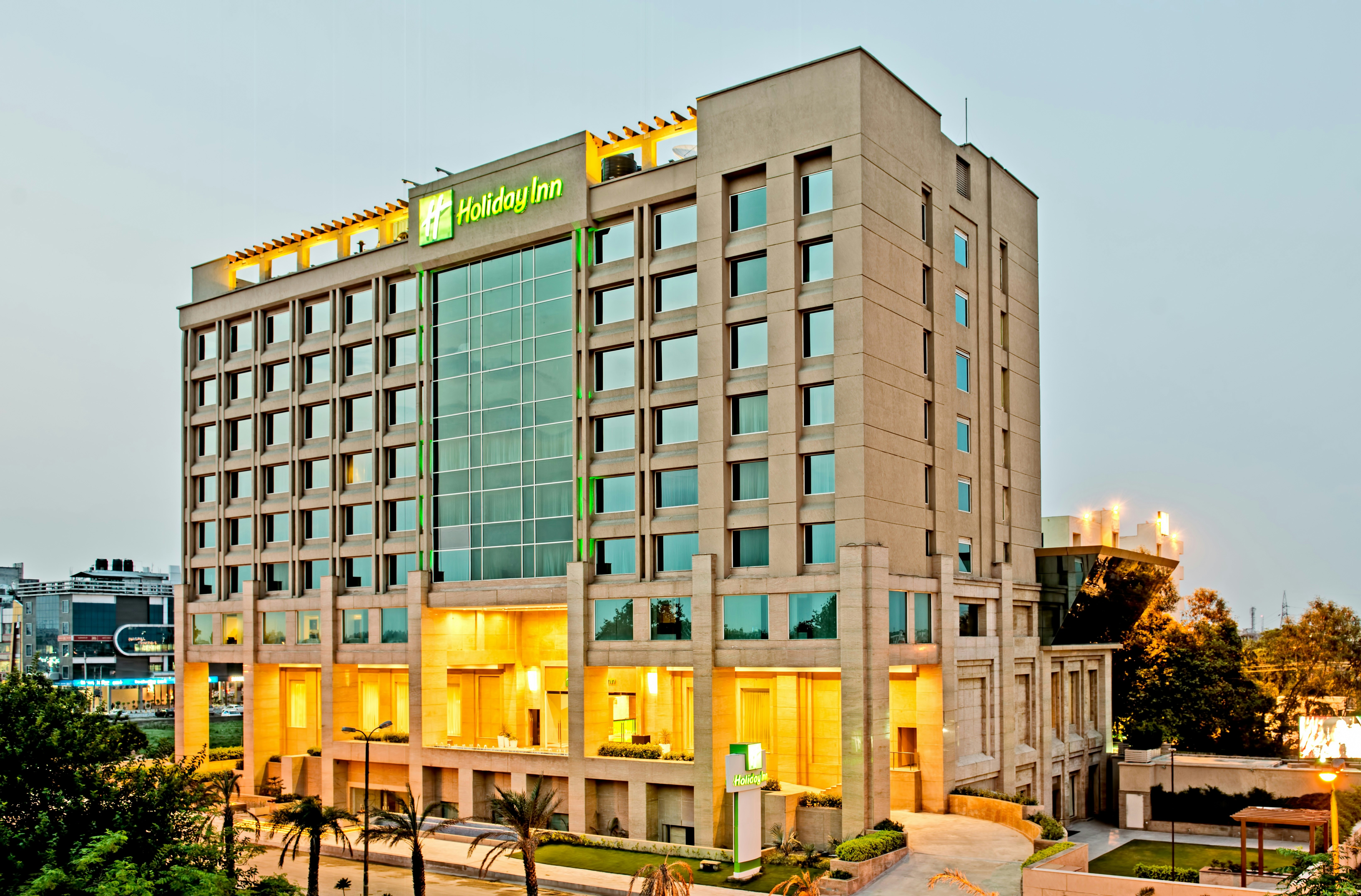 HOLIDAY INN AMRITSAR RANJIT AVENUE 1/44