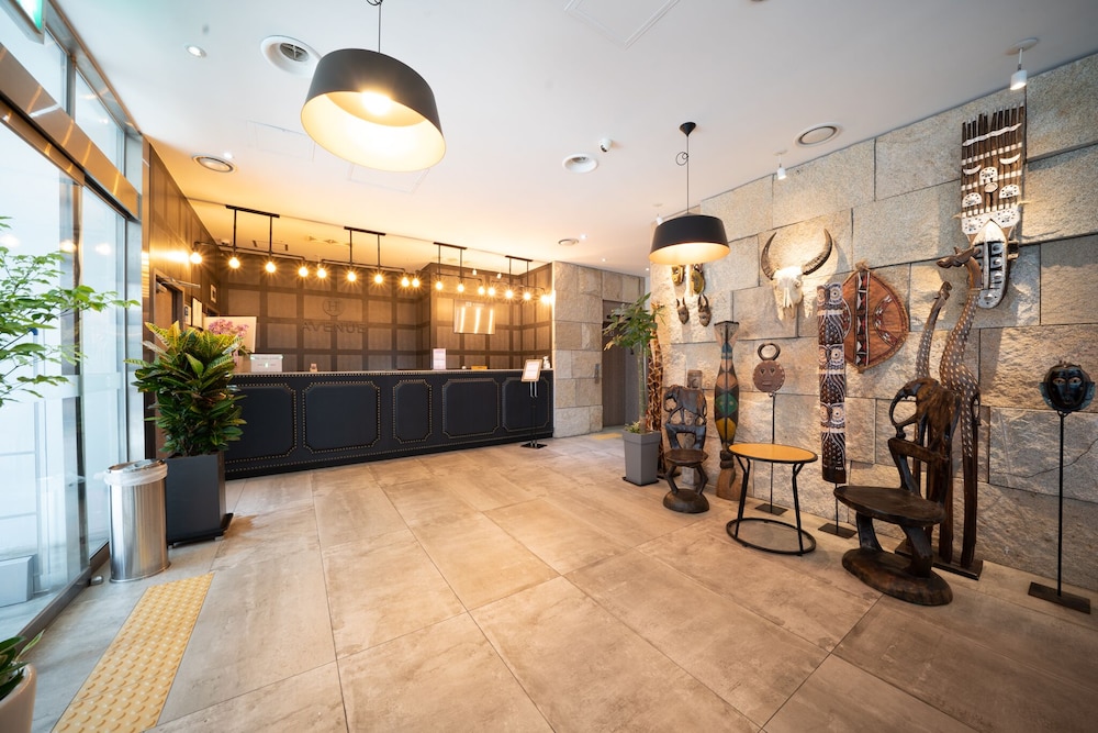 H Avenue Hotel 5/69