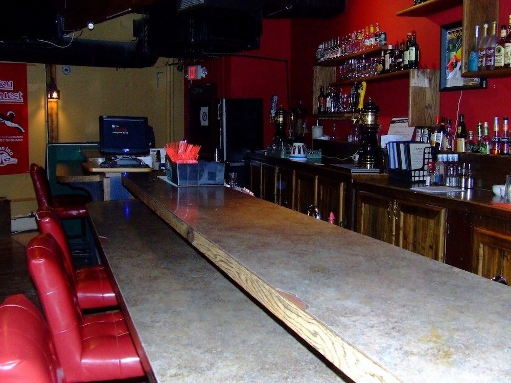 Yukon Inn 43/52
