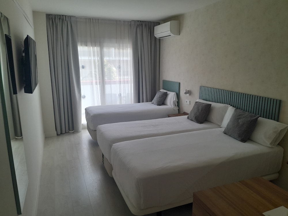 Eurosalou Hotel 11/46