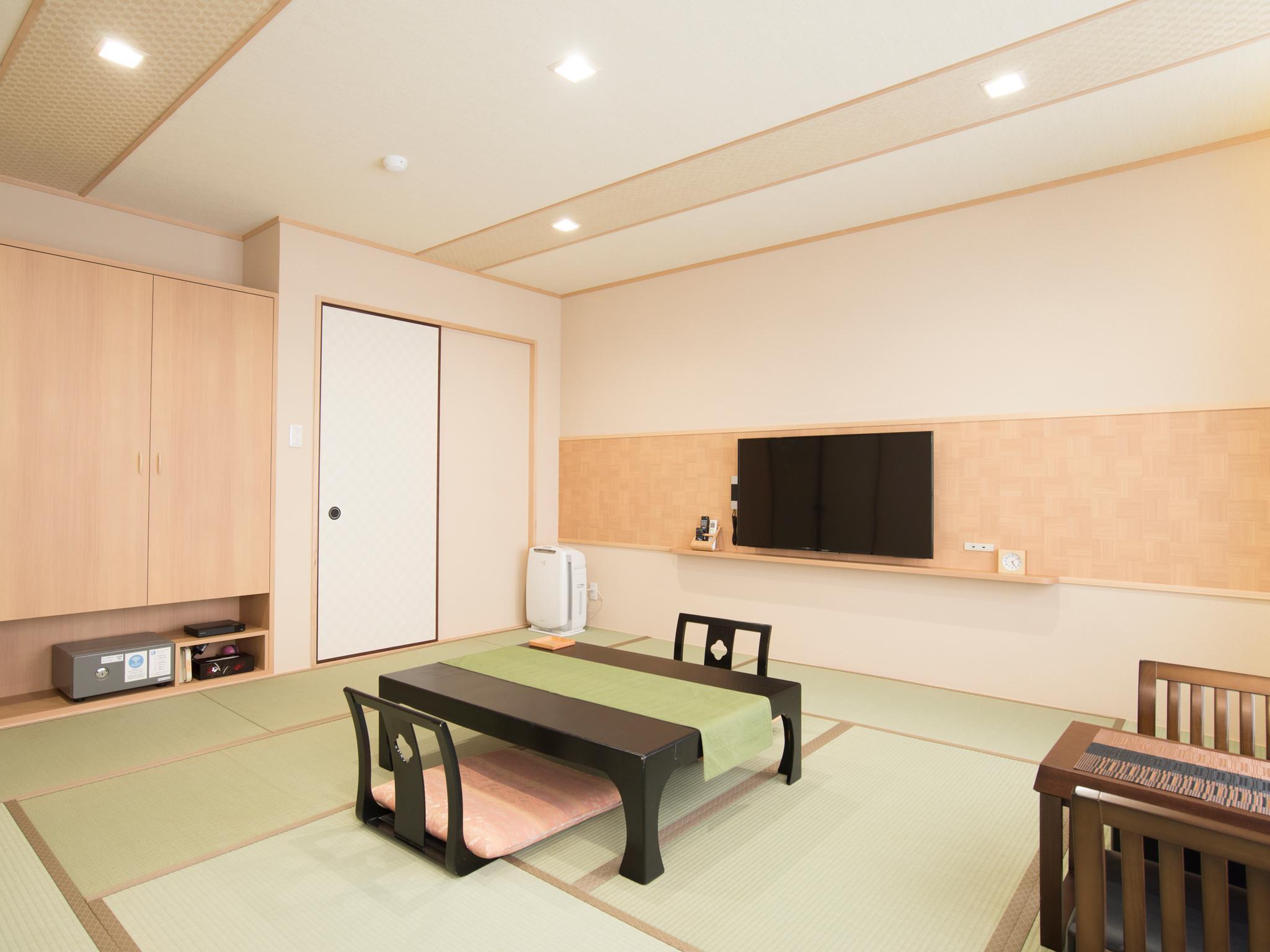 Renovated, Japanese, 5 Futon Beds