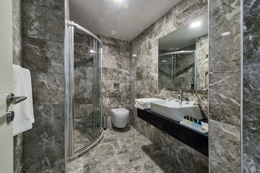 Gen Suites 47/50